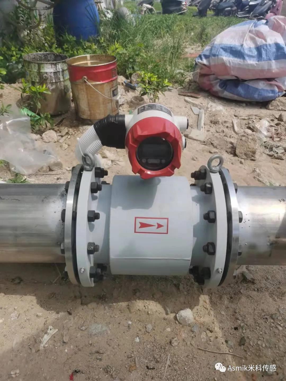 電磁流量計現場圖1 電磁流量計現場圖1