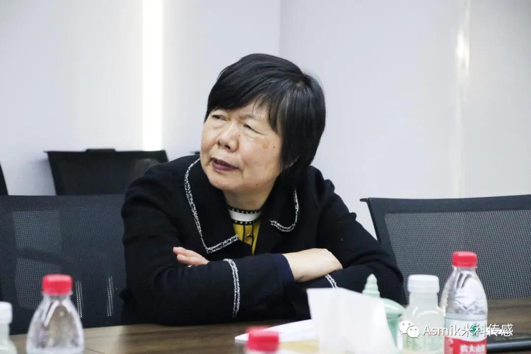 座談會現場羅云霞院長發表講話 座談會現場羅云霞院長發表講話